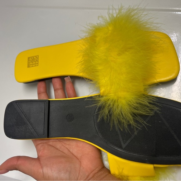 FURRY FLAT SANDALS - Picture 3 of 3